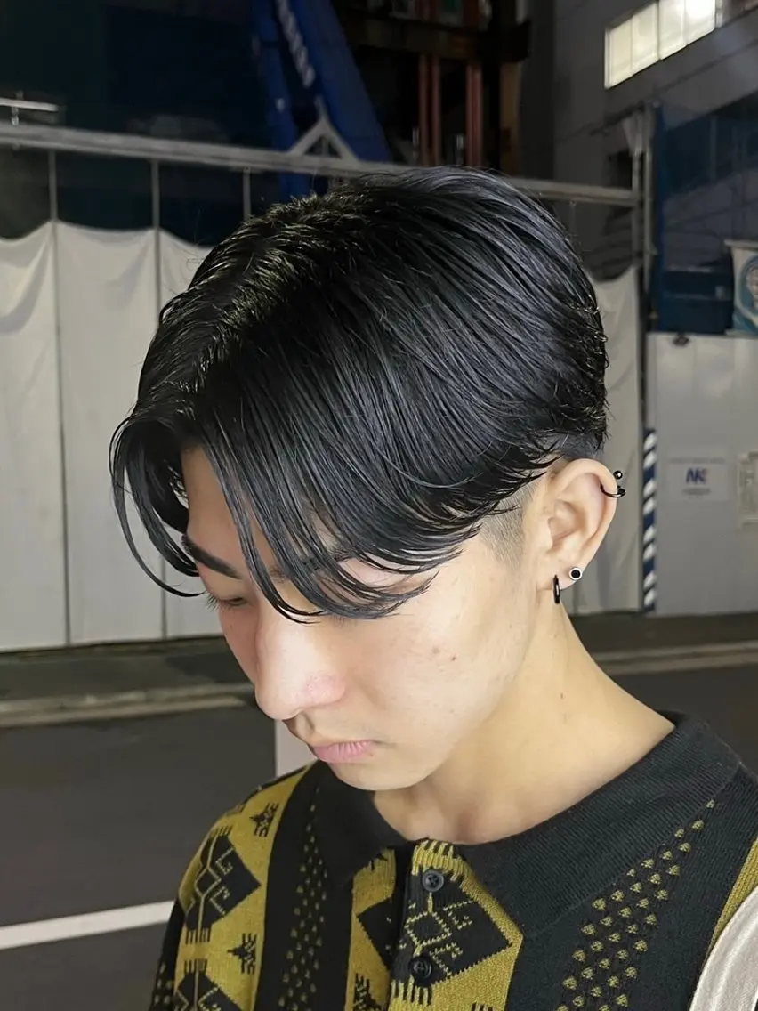 ショート カラー パーマ メンズ センターパート マッシュ メンズパーマ ツーブロック 刈り上げ センターパート マスターかずまのヘアスタイル