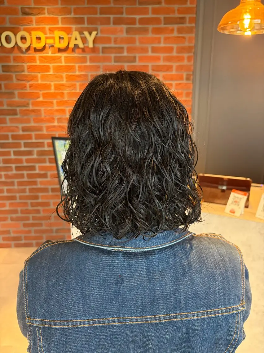 ミディアム パーマ 武本 佑衣のヘアスタイル