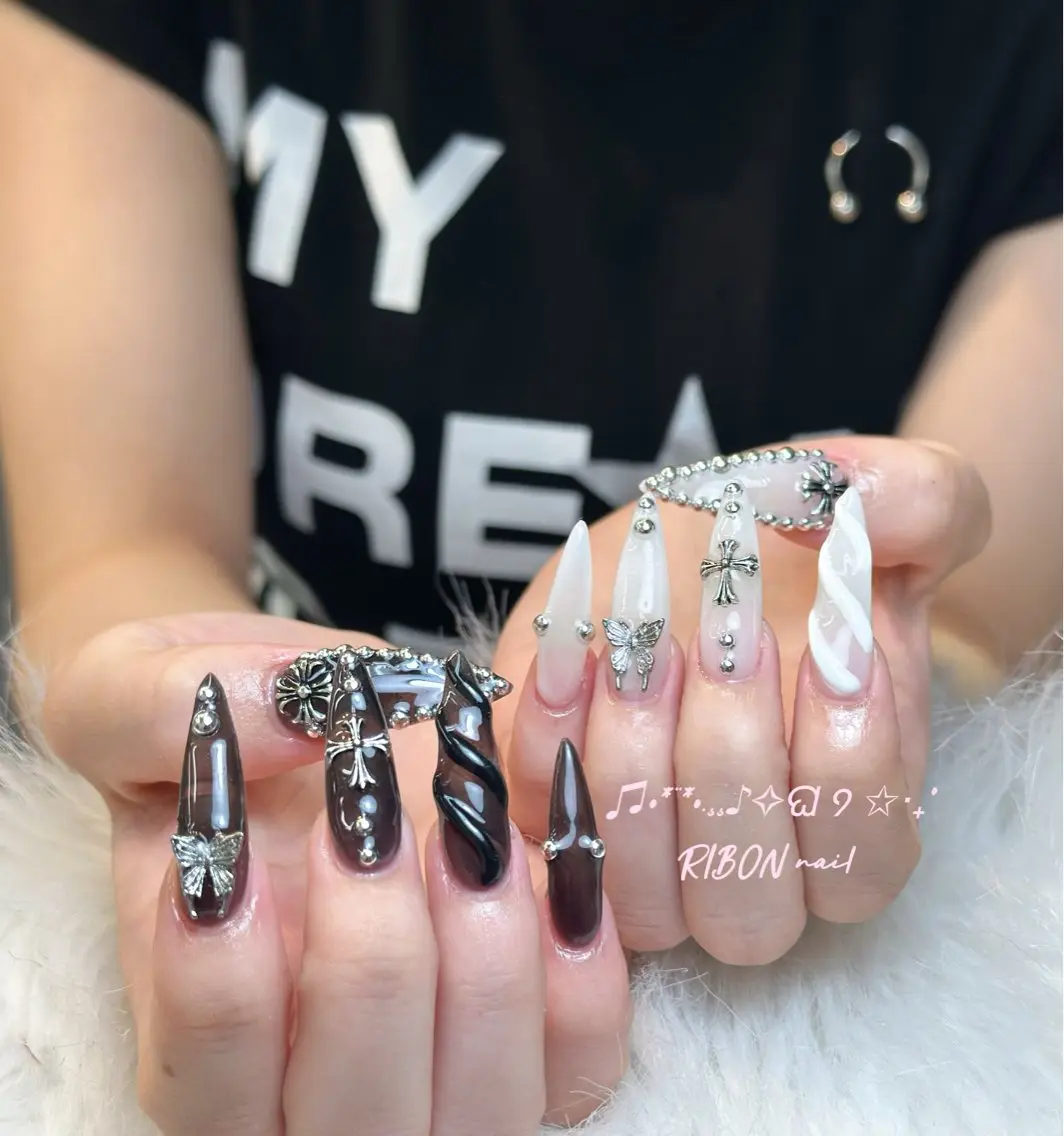 ネイル アートネイル 成人式 長さ出し キラキラネイル ロングネイル RIBON nail 高田馬場のネイルデザイン