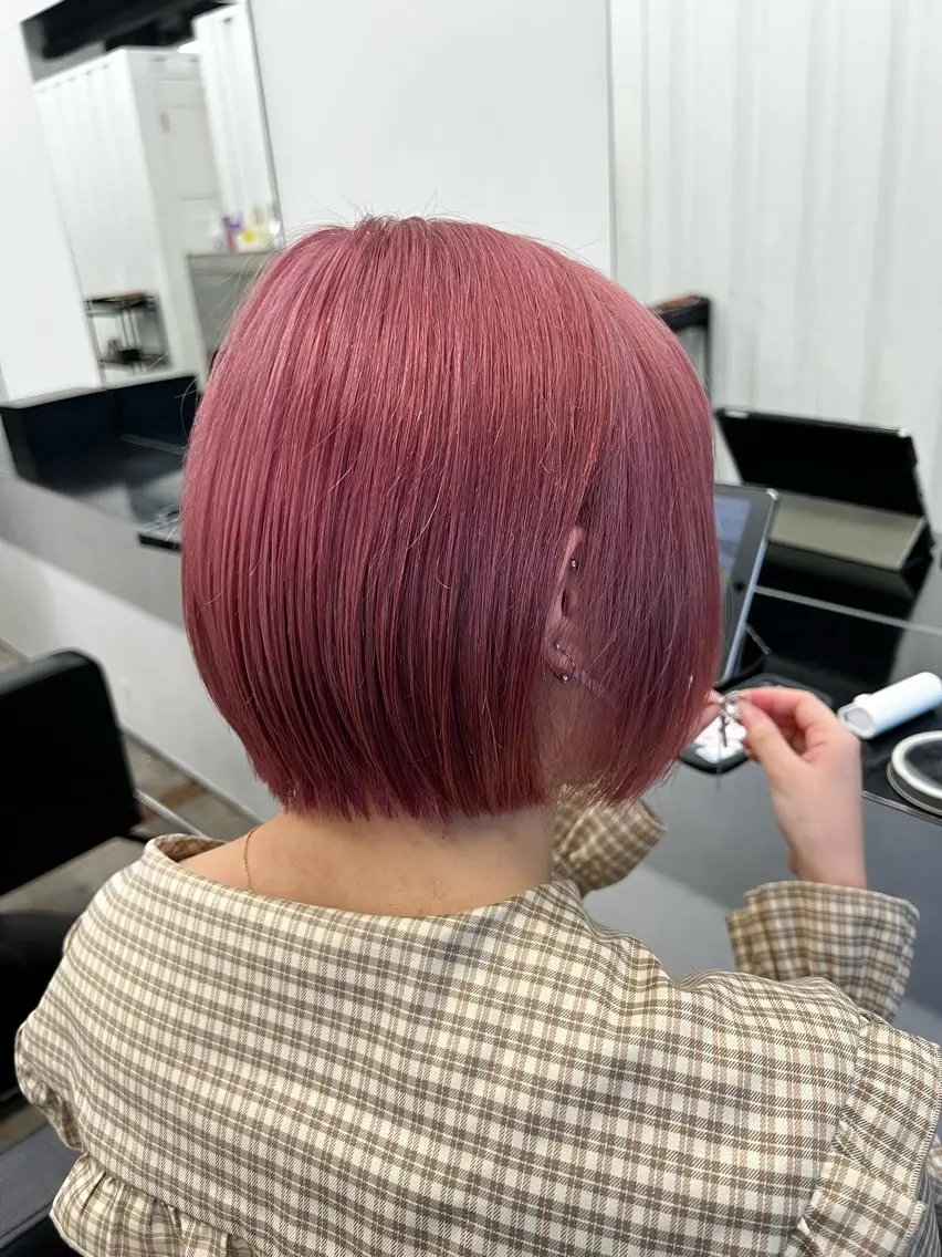 ショート カット ヘアカラー トリートメント HI DEのヘアスタイル