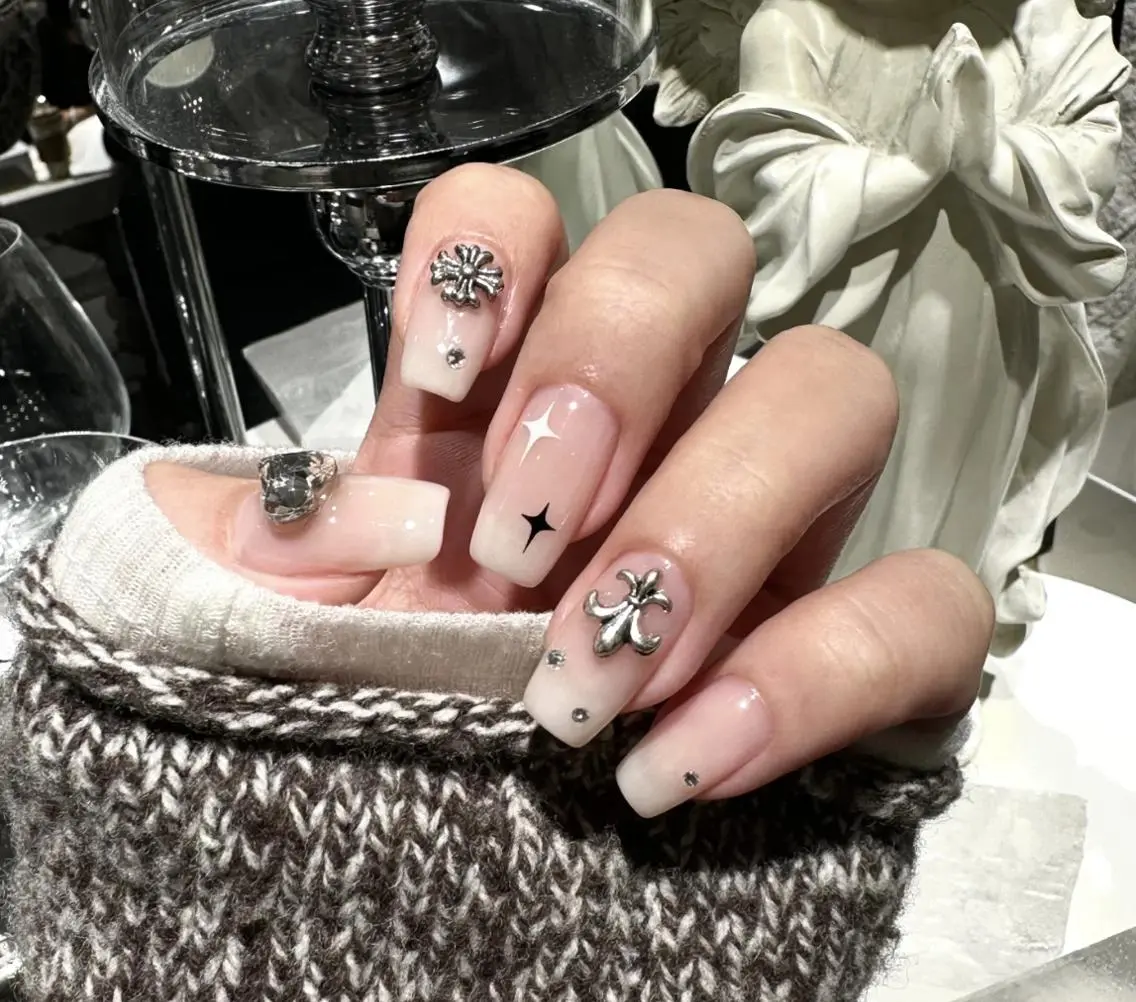 ネイル ハンドネイル ハンドケア 🍑 momo_nailのネイルデザイン