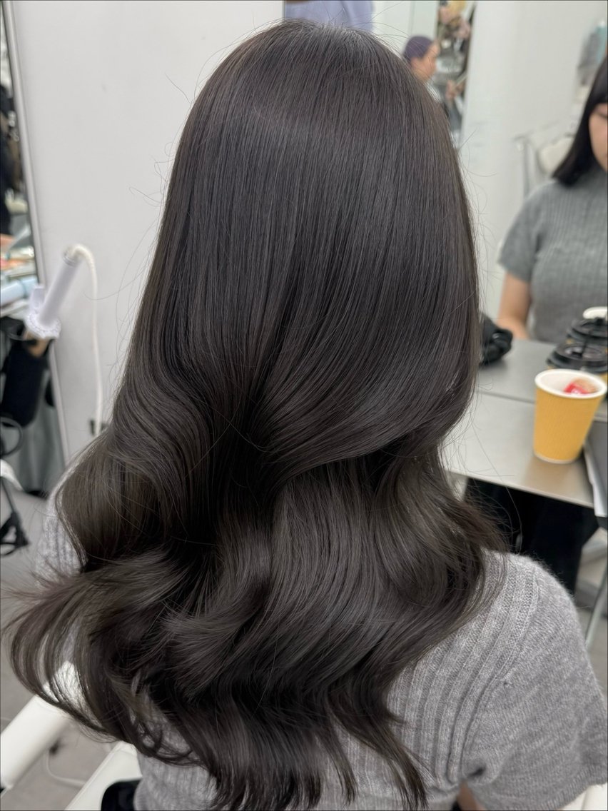 セミロング カラー 透明感カラー グレージュ カット ヘアカラー トリートメント 透明感カラー🩶 ×小顔カット難波のヘアスタイル