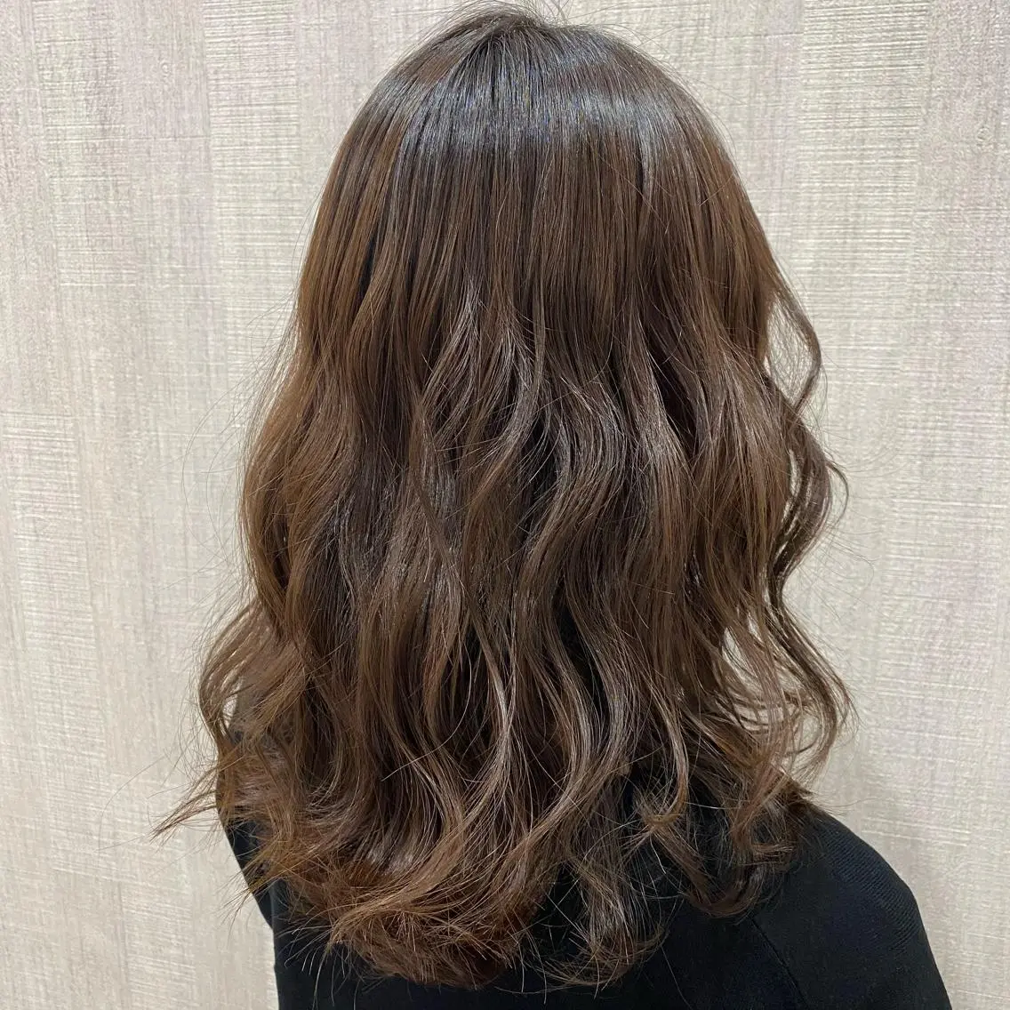 セミロング カラー カット ヘアカラー トリートメント 🫧透け感⋆艶髪💎 山口アヤカのヘアスタイル