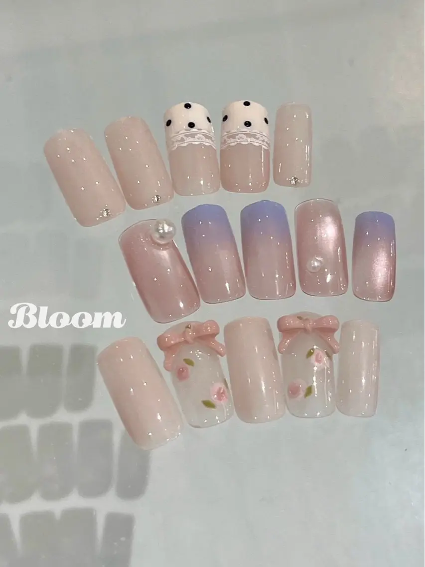 ネイル Bloom 莉子のネイルデザイン