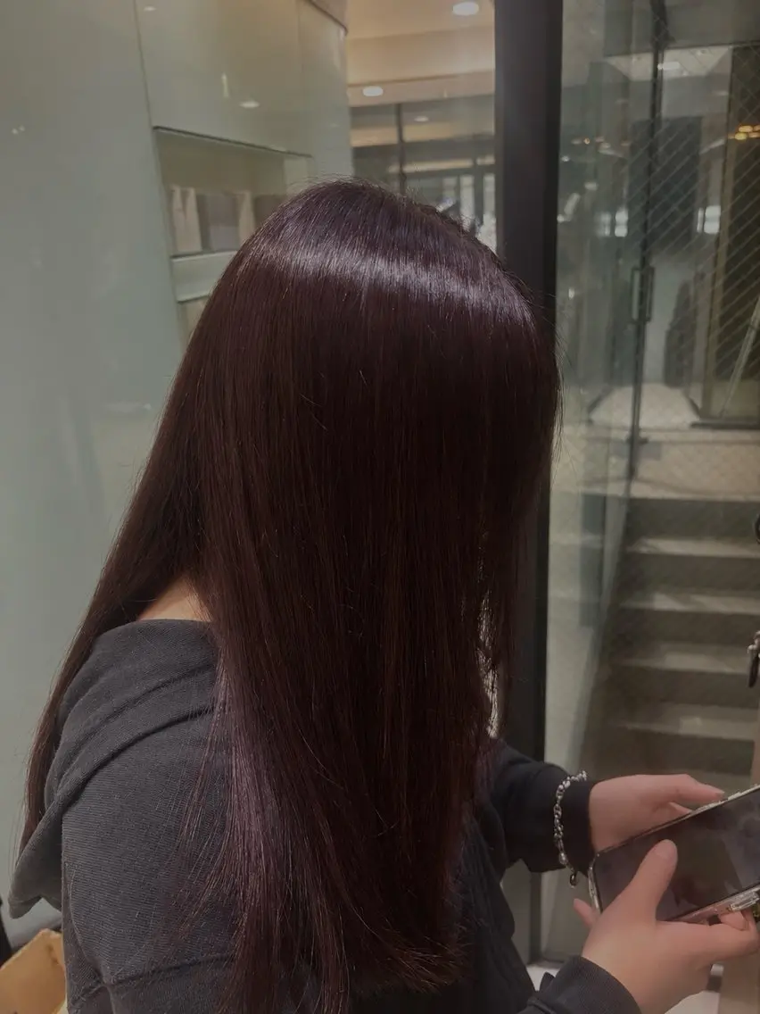 カラー ボルドーカラー ヘアカラー 透明感カラー🥣🫧 家本 夏鈴のヘアスタイル