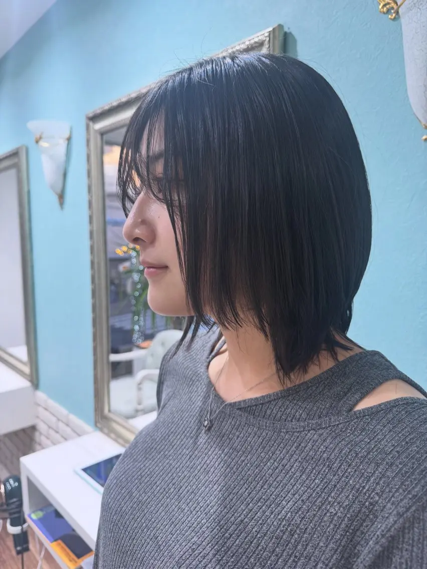 ミディアム 高田 有里子のヘアスタイル