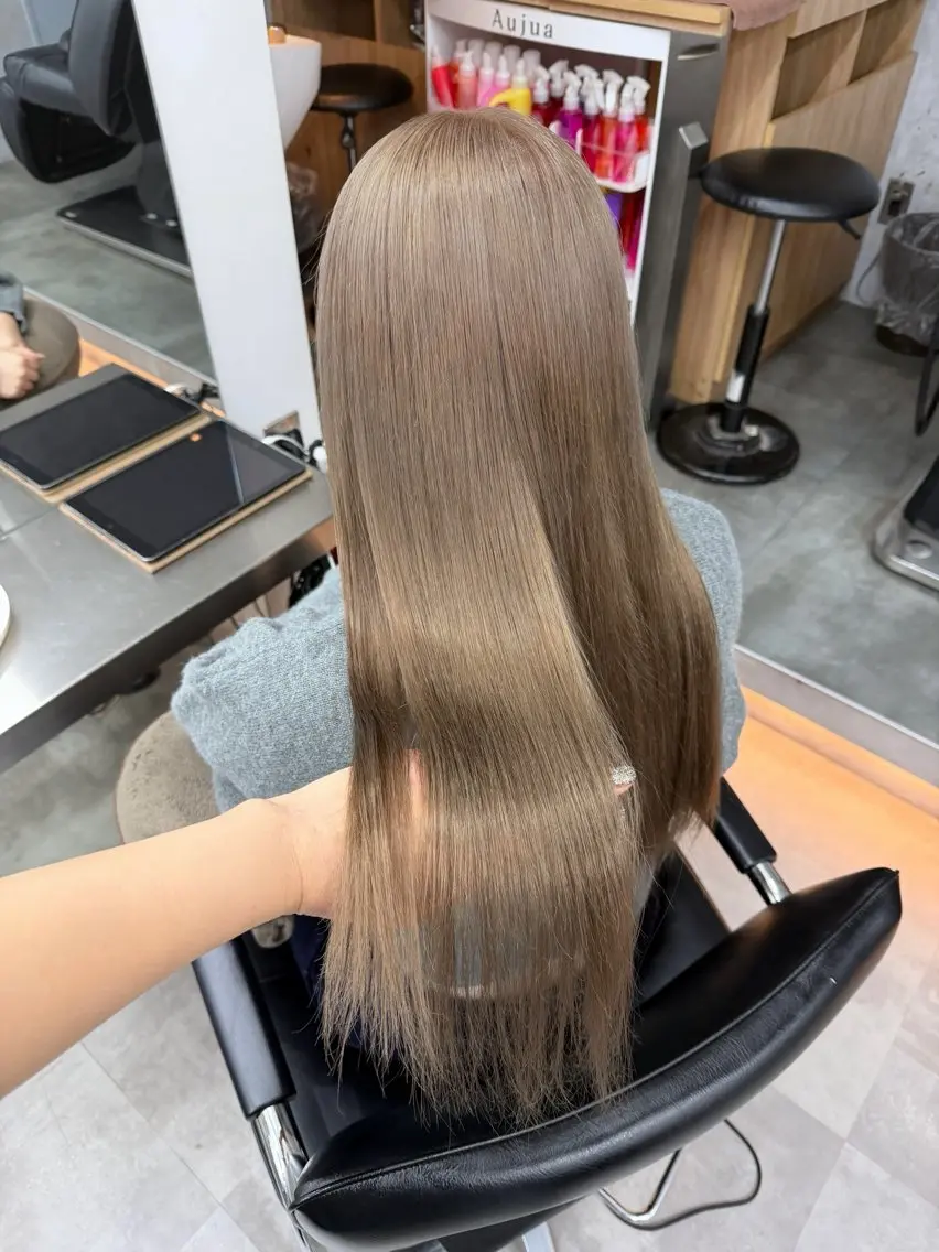 ロング カラー ブリーチ イルミナカラー トリートメント ヘアカラー トリートメント 🍊新宿南口🍊 ERINAのヘアスタイル