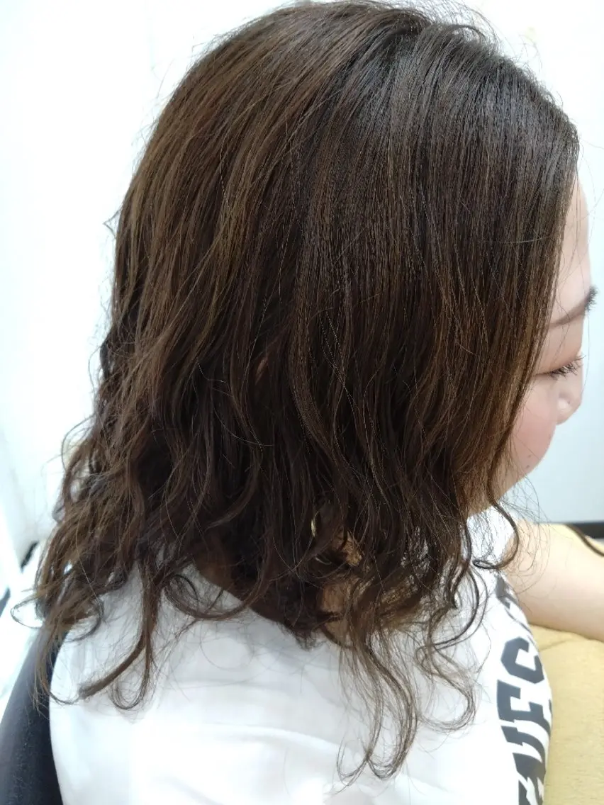 セミロング パーマ カラー セミロングパーマ アッシュ ミント カット ヘアカラー パーマ トリートメント 袋町【シナリオ】 Scenarioのヘアスタイル