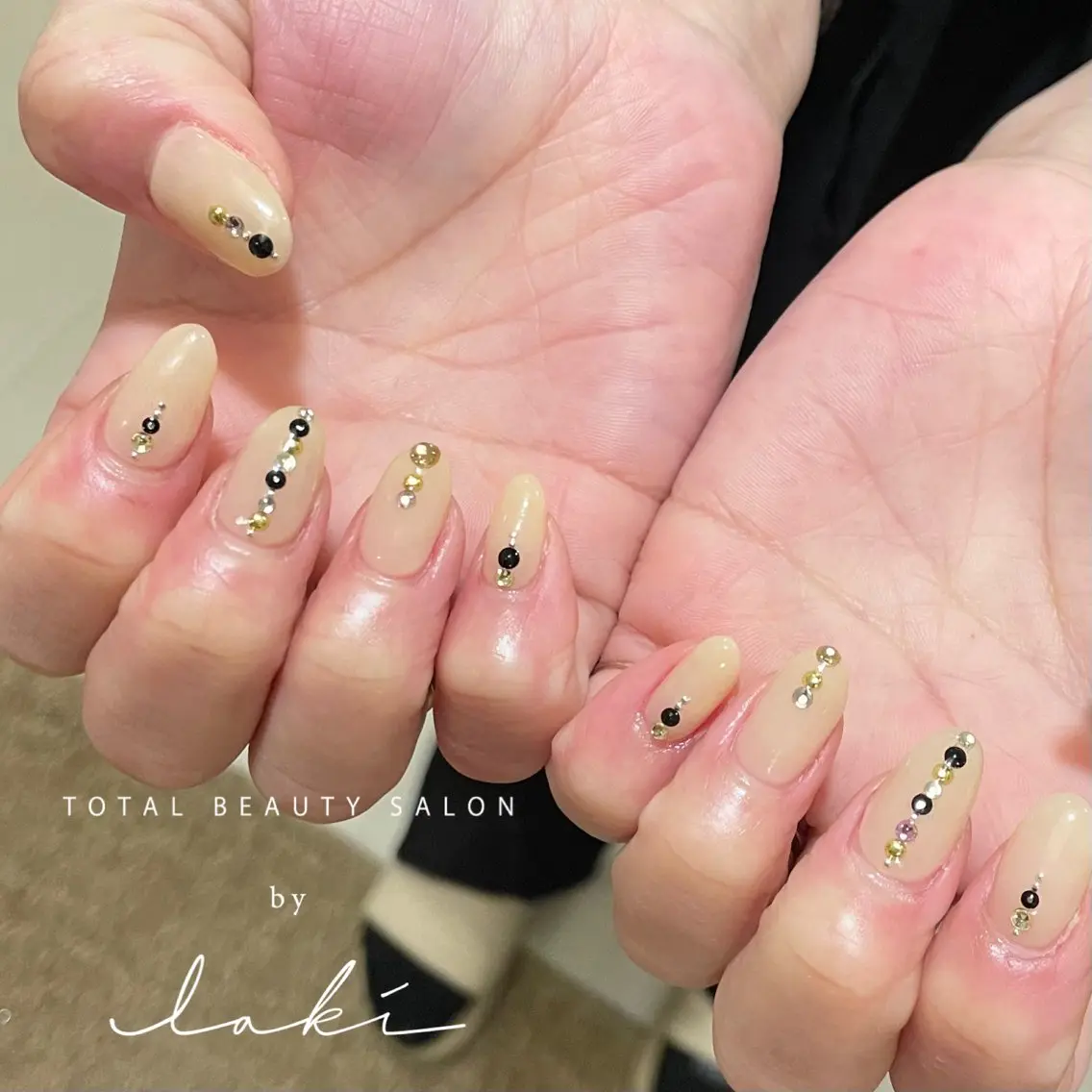 ネイル ストーンネイル ハンドネイル bylaki_ haruka(K)のネイルデザイン