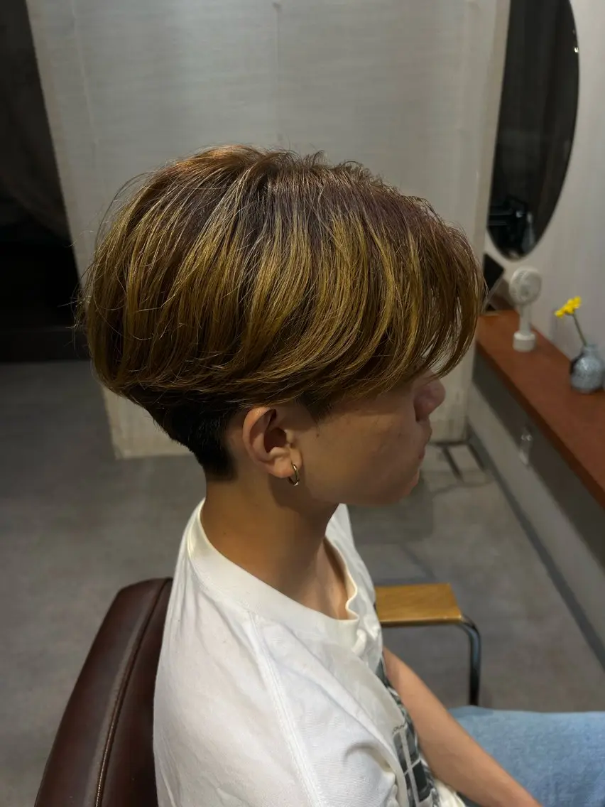 パーマ メンズ メンズブリーチ メンズハイトーン メンズパーマ カット パーマ 大久保 天翔のヘアスタイル