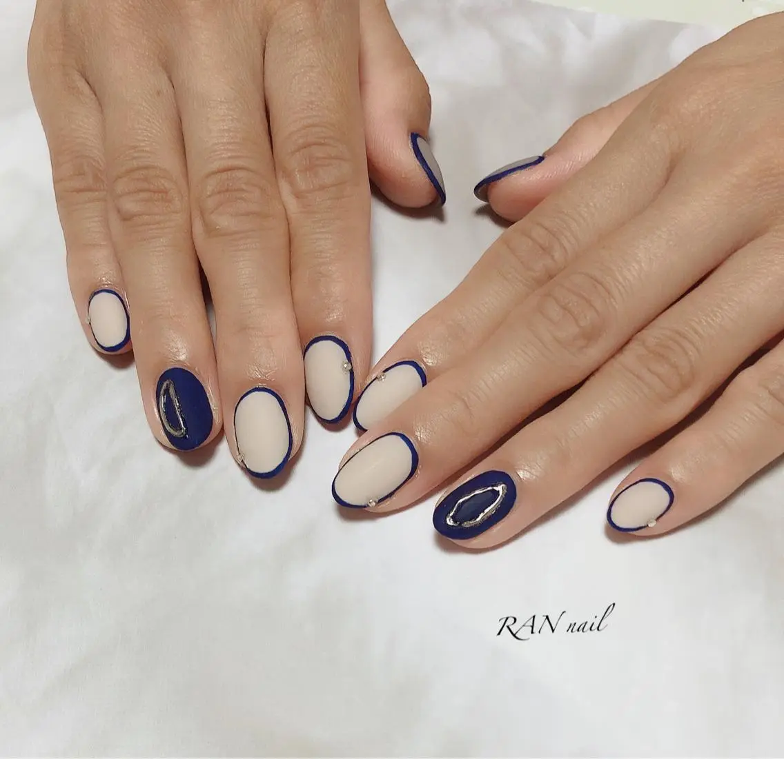 ネイル 成人式 フットネイル マットネイル ミラーネイル ネイビー ハンドネイル フットネイル RAN nailのネイルデザイン