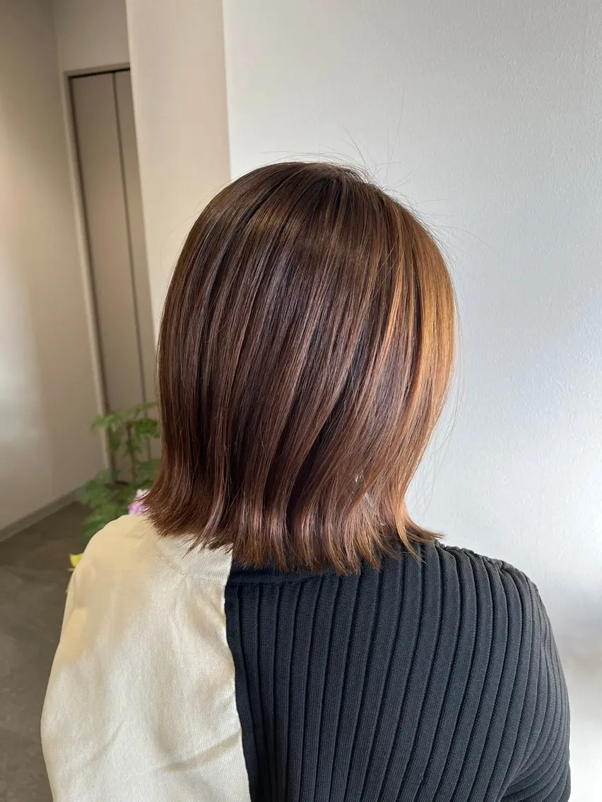 ミディアム カット ヘアカラー 縮毛矯正 トリートメント 西村 花織のヘアスタイル