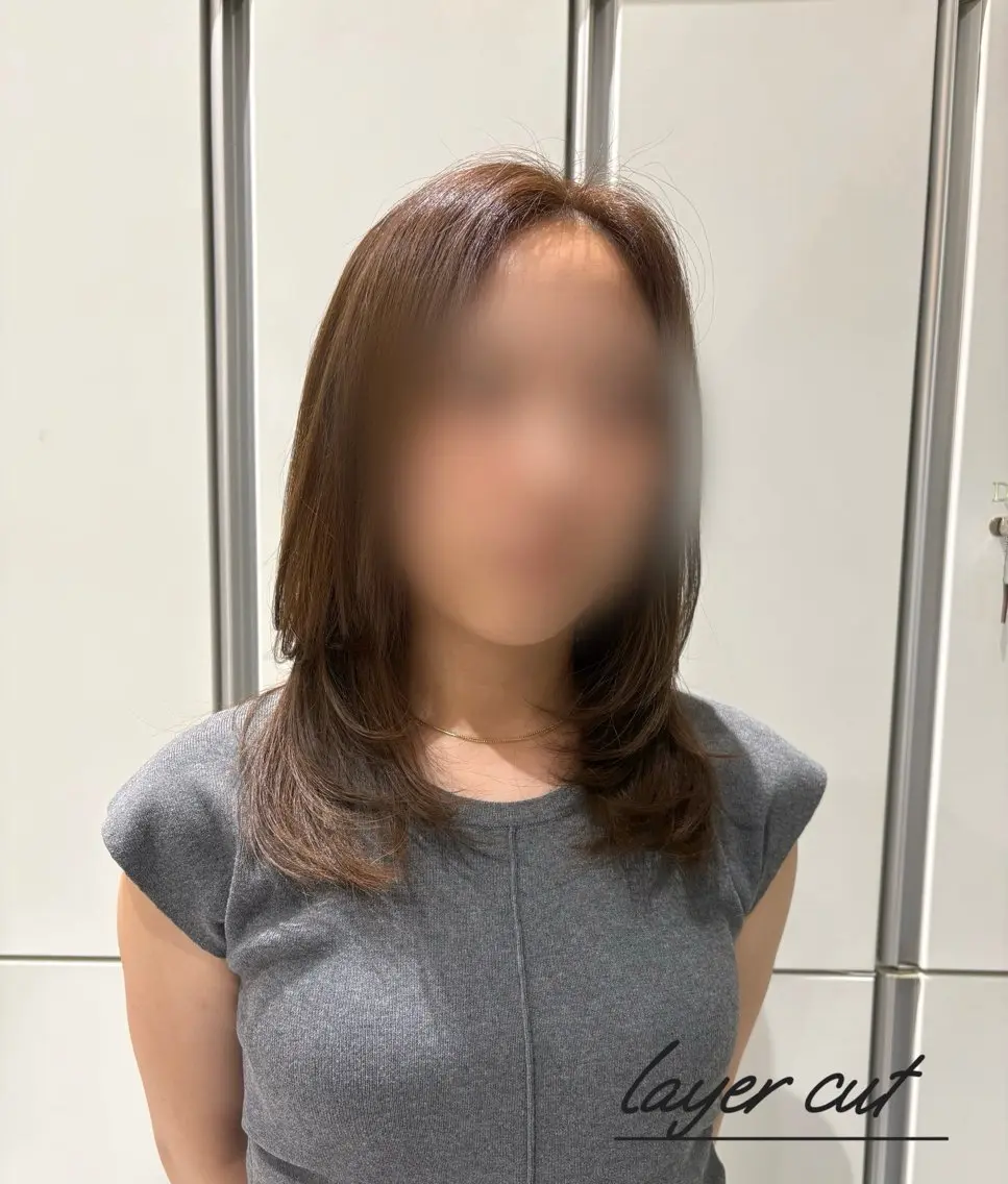 ミディアム レイヤーカット カット ヘアカラー 🤍Yui 🤍のヘアスタイル