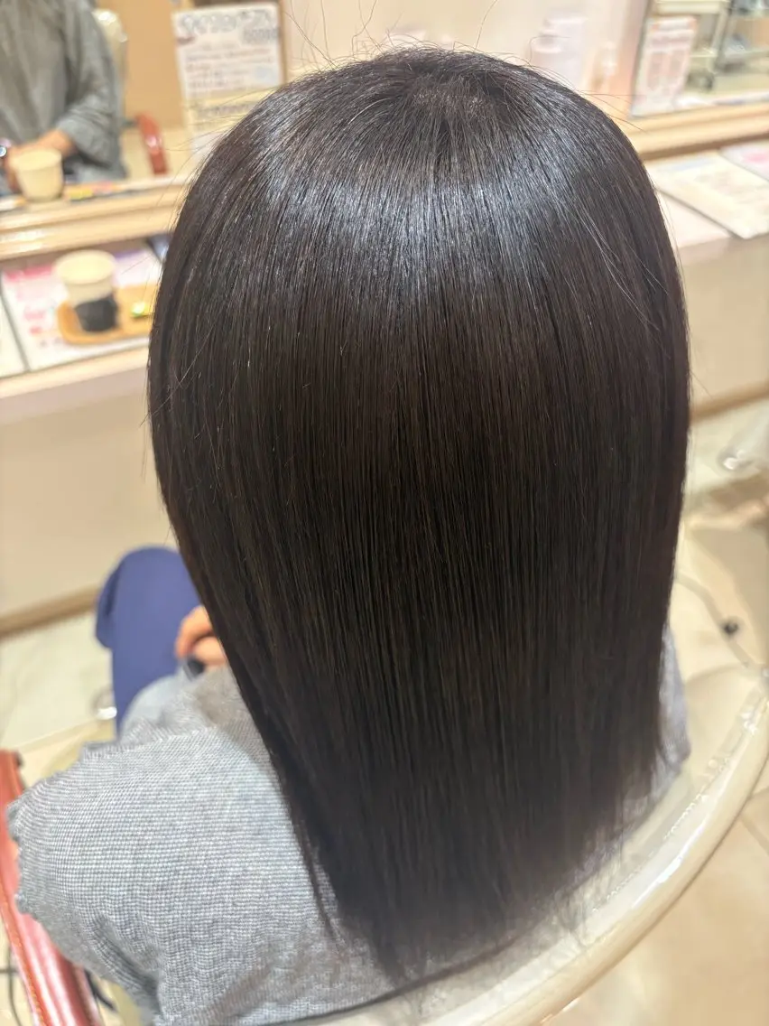 カラー 平良 美琴のヘアスタイル