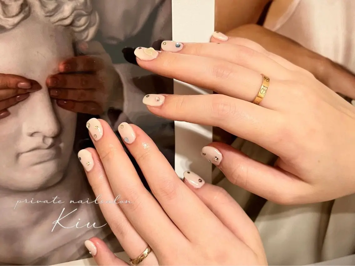 ネイル ジェルネイル ミラーネイル ニュアンスネイル オフィスネイル ショートネイル kiu nailsalonのネイルデザイン