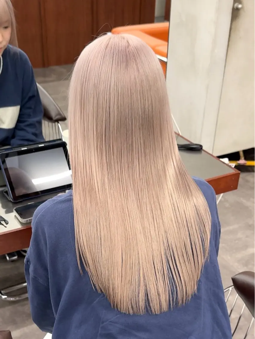 ロング カラー ベージュカラー ブリーチ ケアブリーチ 透明感カラー デザインカラー カット ヘアカラー トリートメント 似合わせカット/ ハイトーン/aoiのヘアスタイル
