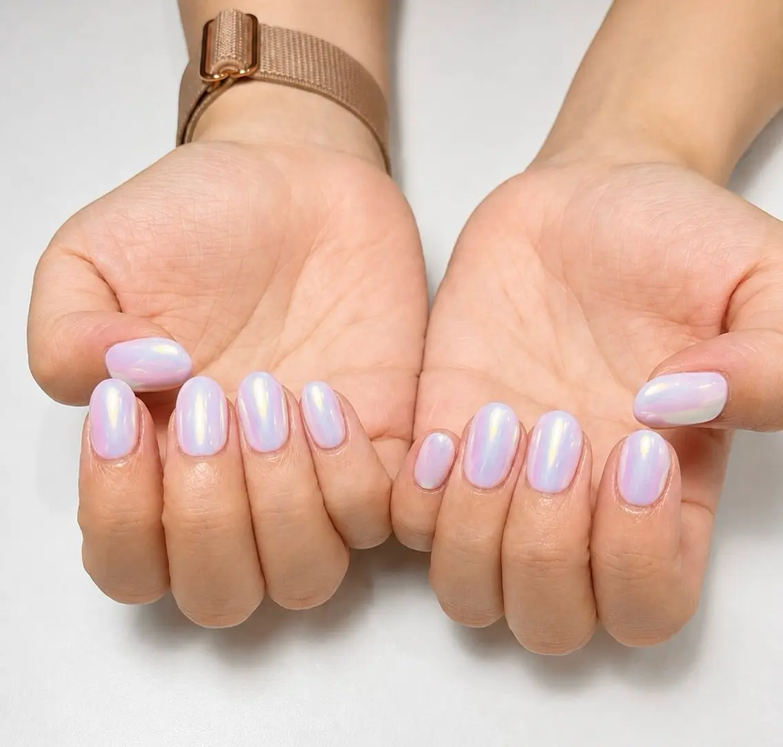 ネイル オーロラネイル ジェルネイル ミラーネイル ホワイト ハンドネイル BOTANAIL KIKIのネイルデザイン