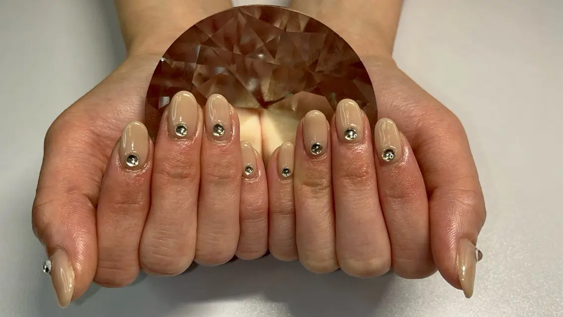 ネイル オフィスネイル ワンカラーネイル シンプルネイル ストーンネイル 夏ネイル ハンドネイル プライベートサロン N's Nailのネイルデザイン