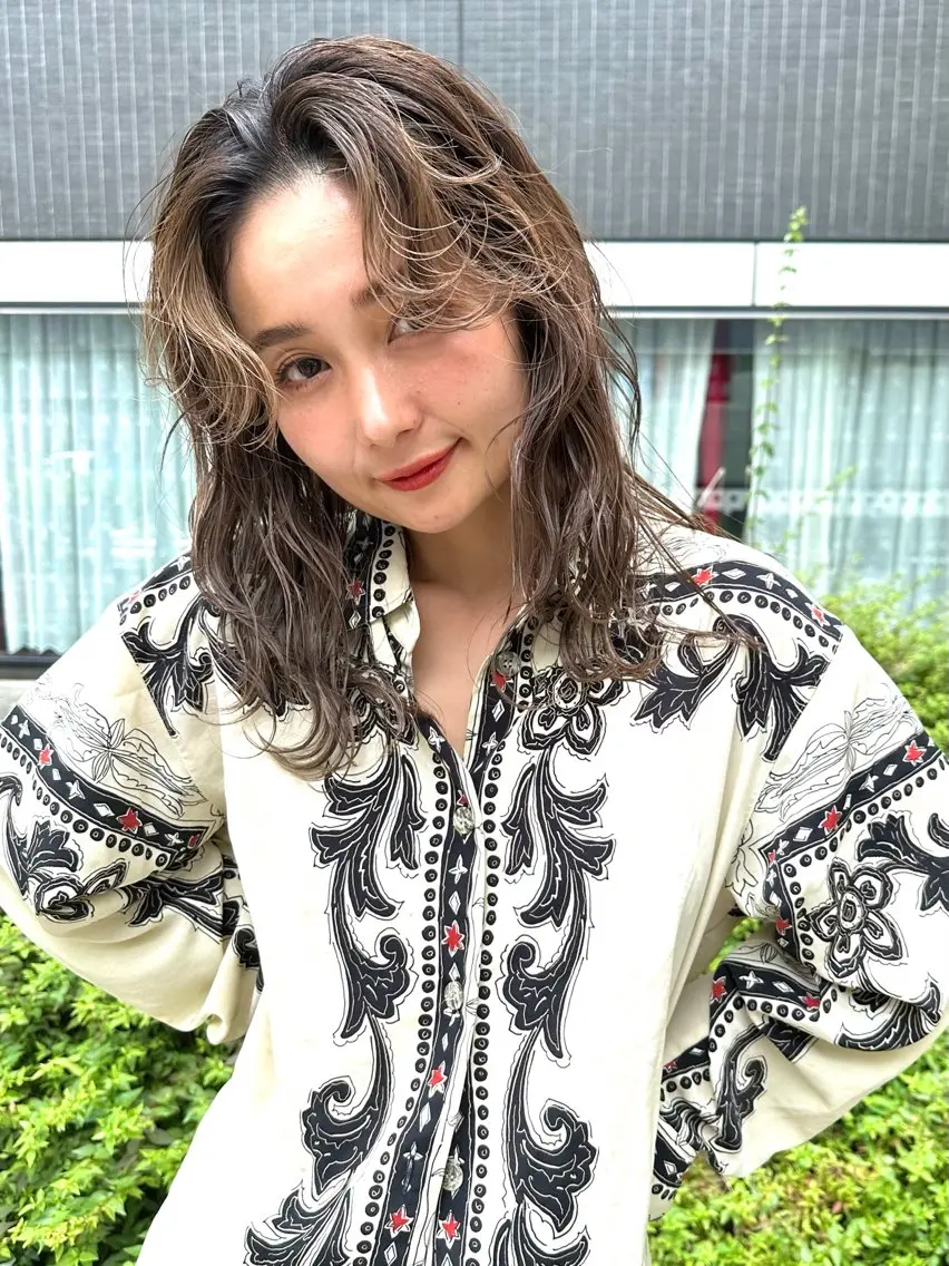 セミロング カット ヘアカラー 上川 開生のヘアスタイル