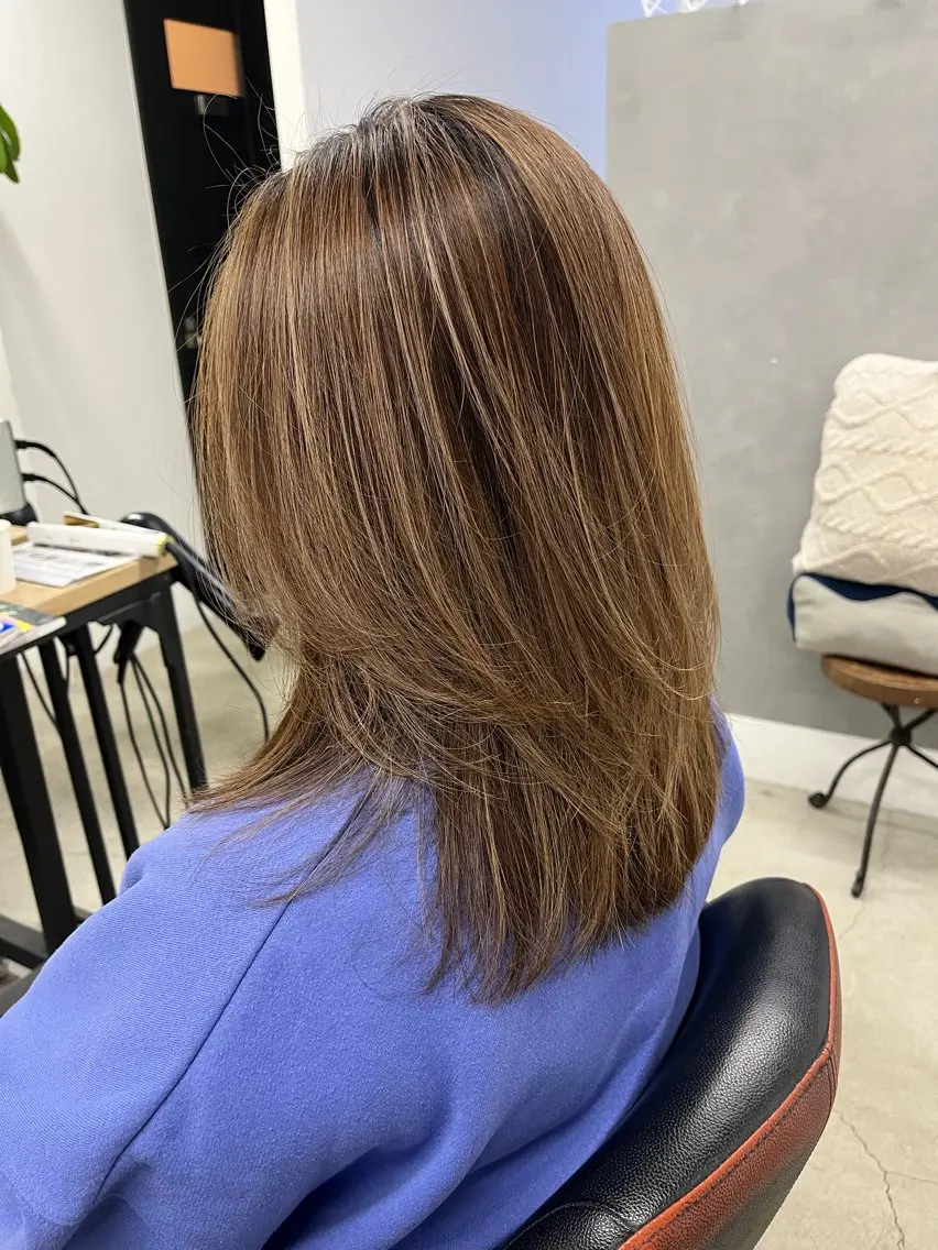 ミディアム ハイライト 中村 靖彬のヘアスタイル