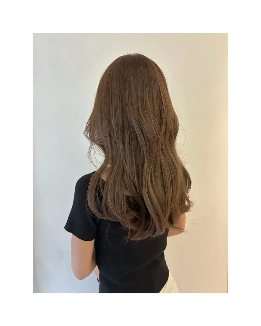 ロング カット ヘアカラー トリートメント Jura／ レイヤーカットのヘアスタイル