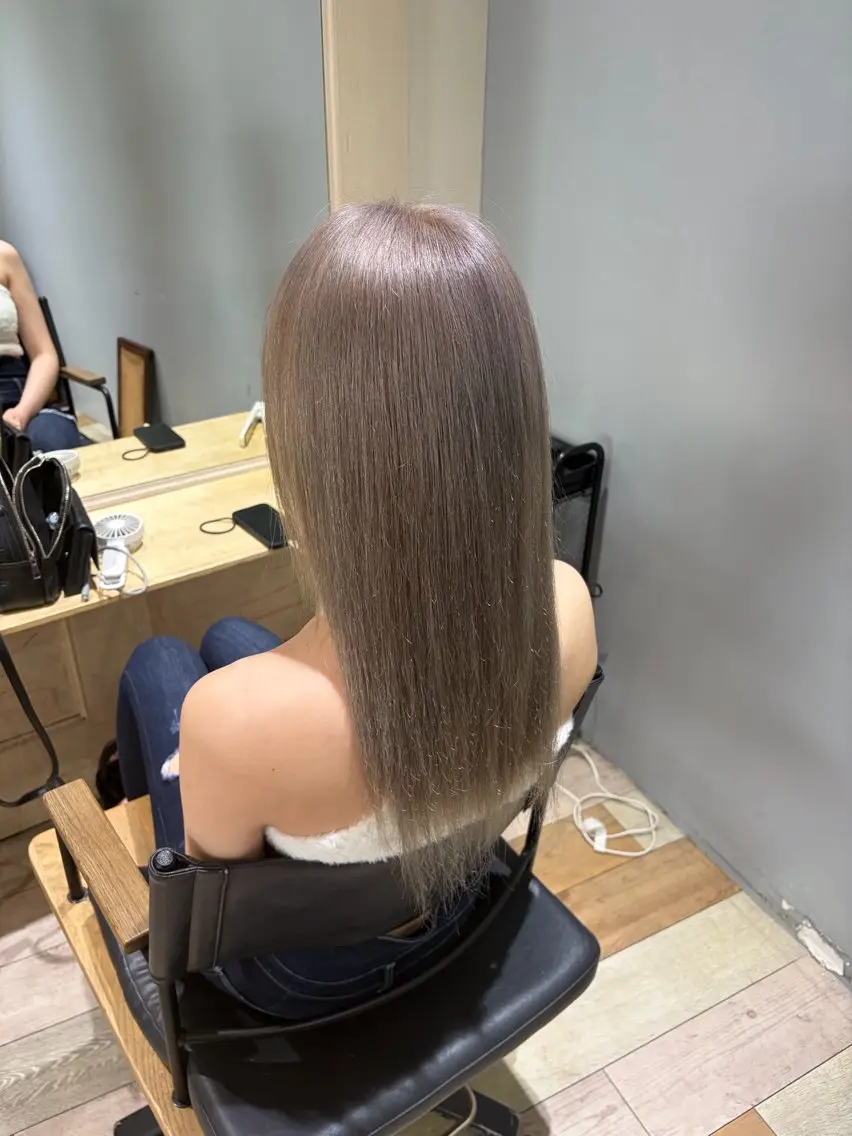 ロング ヘアカラー 💜🦋 COCONA🦋💜のヘアスタイル