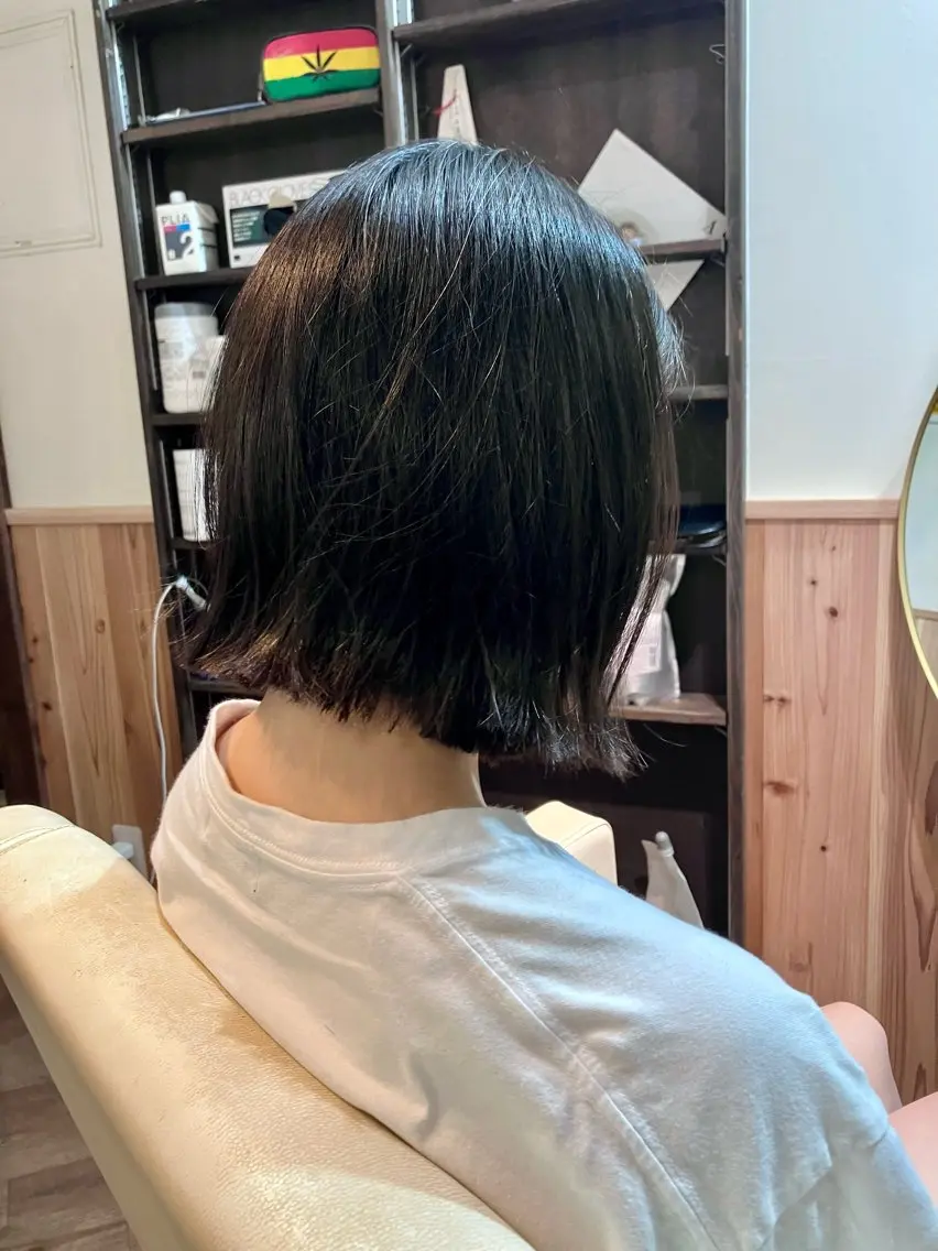 ショート 切りっぱなしボブ ボブ レイヤー/ブリーチ| 特殊パーマ/赤澤のヘアスタイル