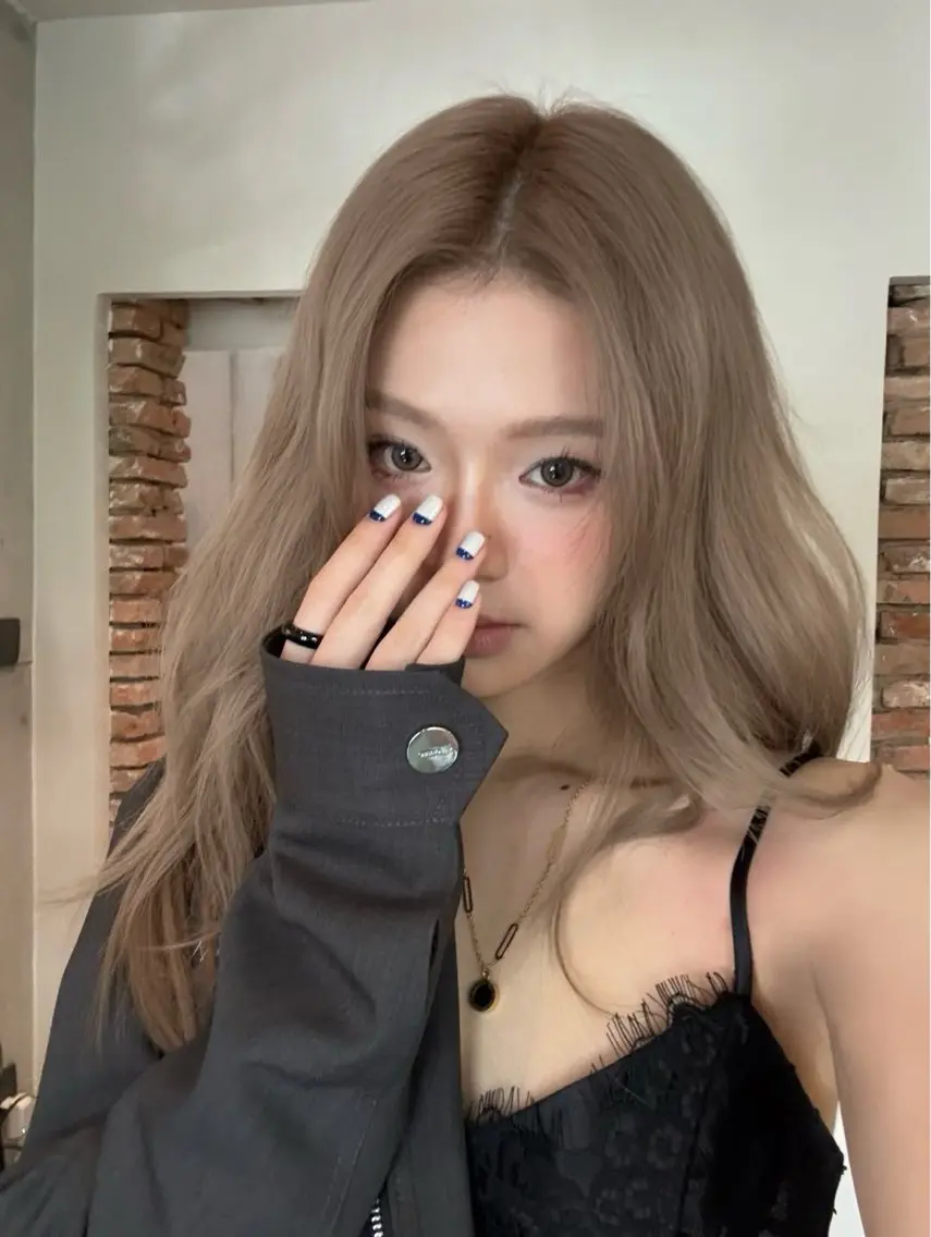 セミロング ヘアカラー 高原 爽箕のヘアスタイル