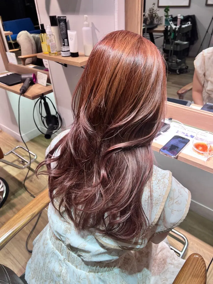 ロング カラー ブリーチ ピンクカラー ヘアカラー トリートメント ツキダテ ユイのヘアスタイル