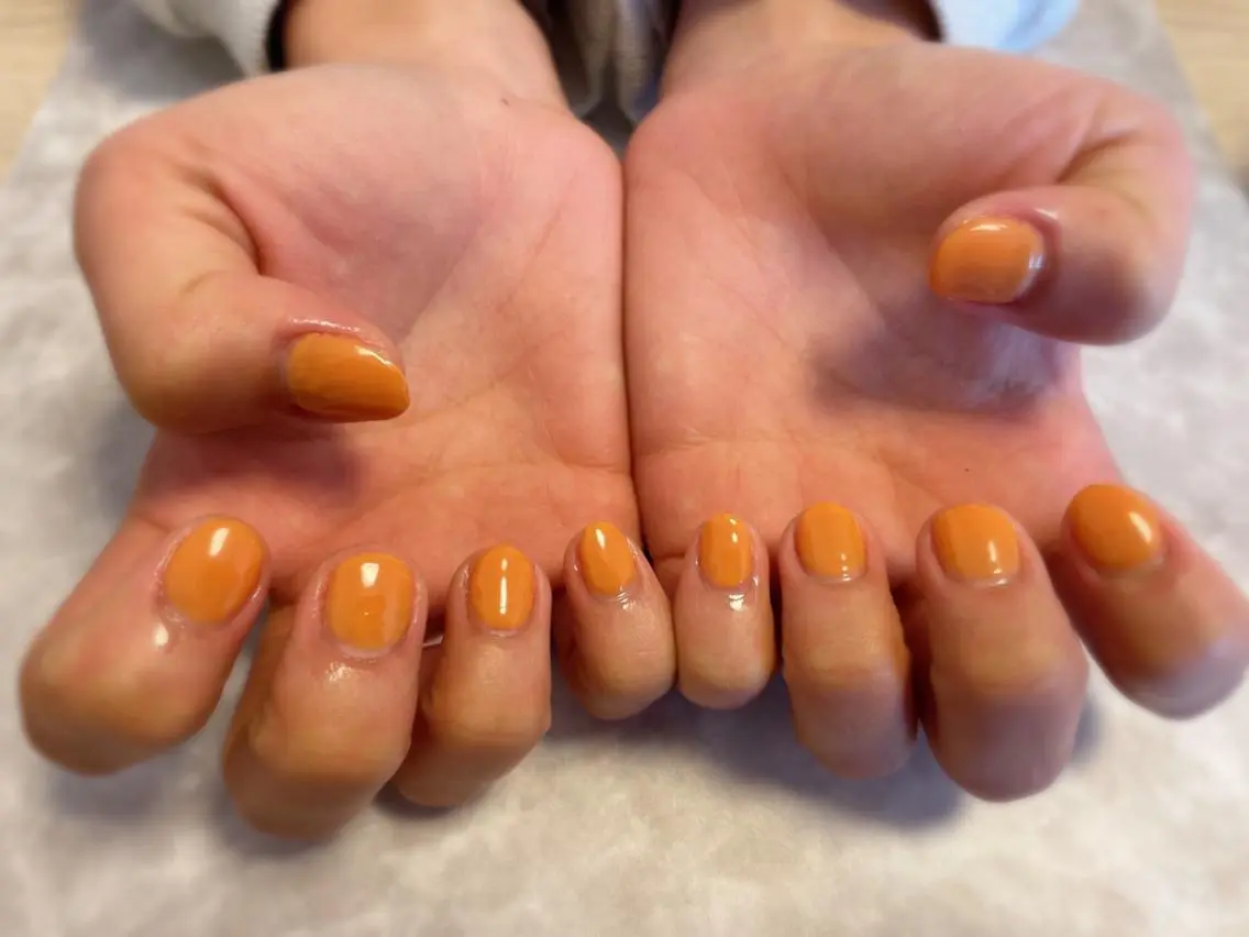 ネイル ワンカラーネイル オレンジ ショートネイル Betty❤︎ ネイル＆よもぎ蒸しのネイルデザイン