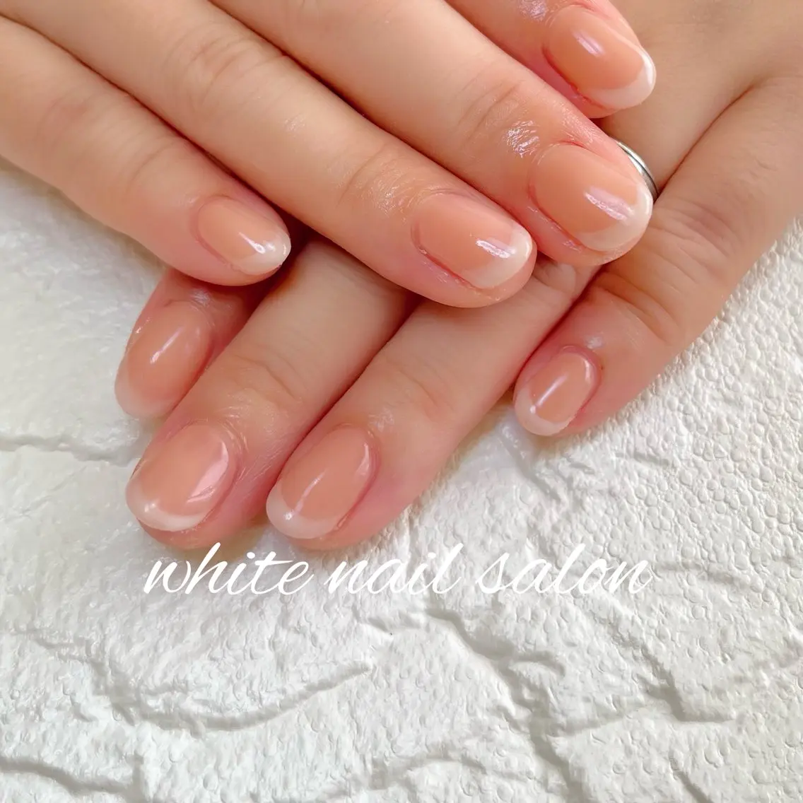 ネイル フレンチネイル ラメ(グリッター) 持ち込み ハンドネイル white nail salonのネイルデザイン