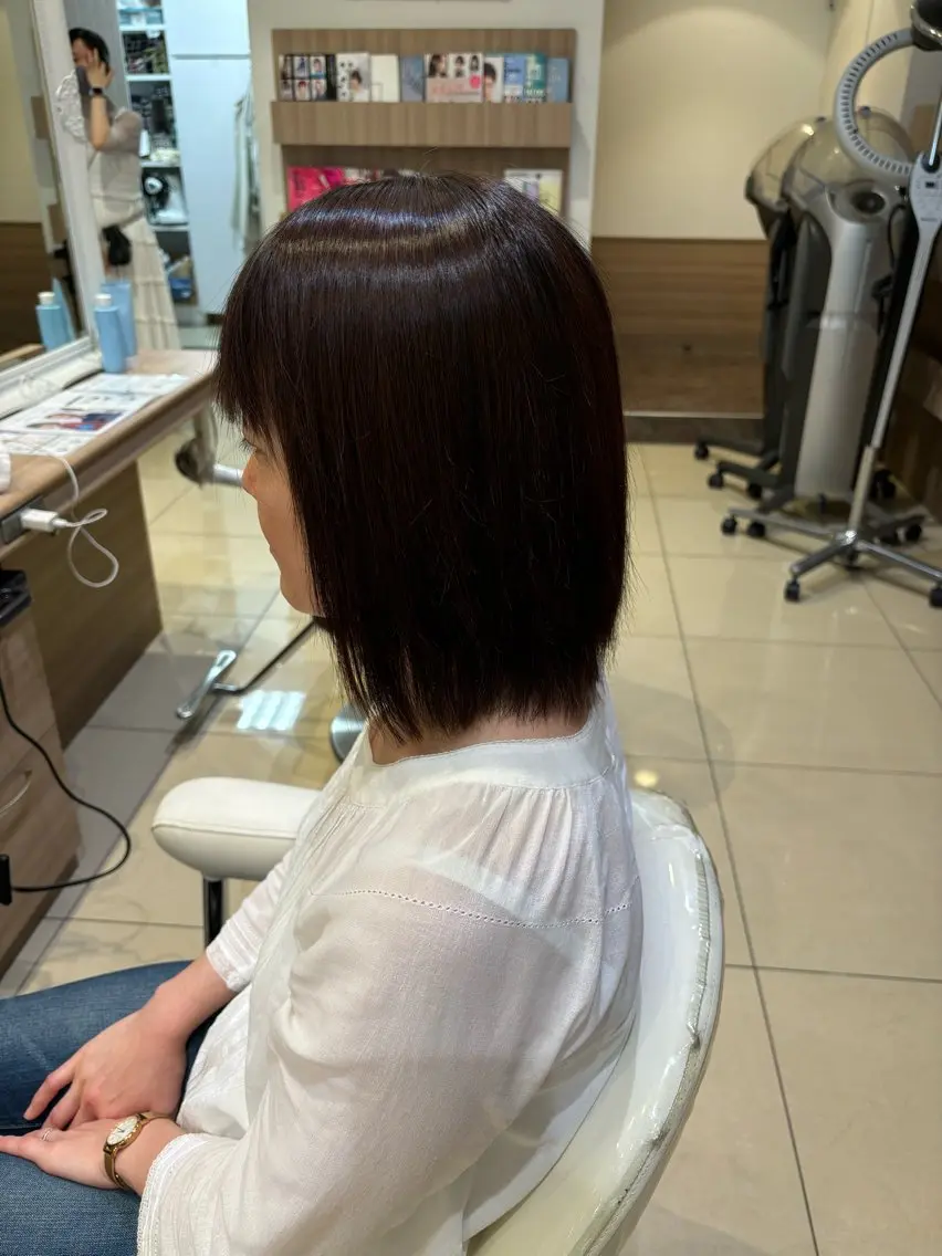 ミディアム カット 縮毛矯正 まとまる艶髪艶カラー 🤍内田さわか🎀のヘアスタイル
