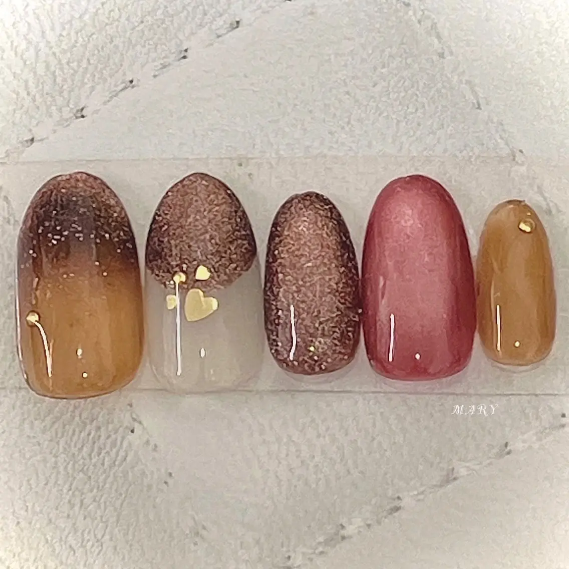 ネイル ブラウン ハート マグネットネイル ニュアンスネイル バレンタイン Mary nail .narumiのネイルデザイン