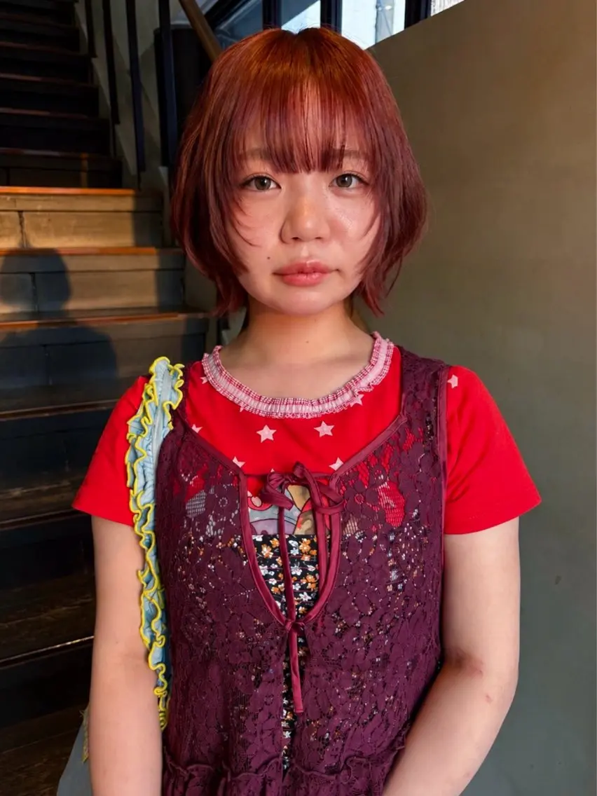 ミディアム カラー 黒髪 ブリーチ ボルドーカラー ダブルカラー ブリーチなしカラー カット ヘアカラー レイヤー / ボブ/ 艶カラー/sakiのヘアスタイル
