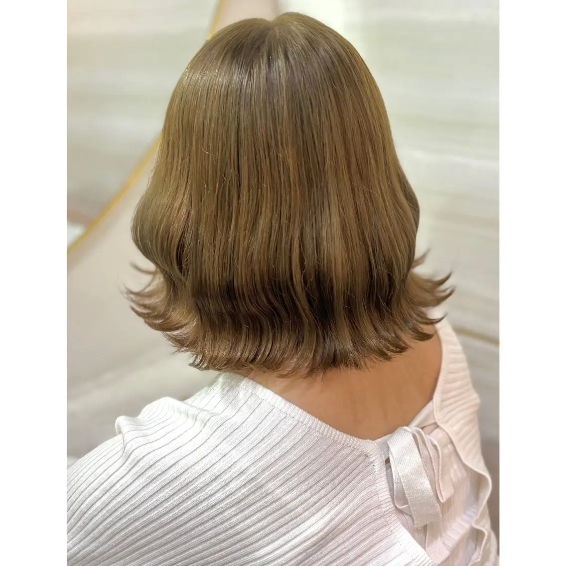 ミディアム 🐈⬛momo🐾 ブリーチ・Wカラーのヘアスタイル