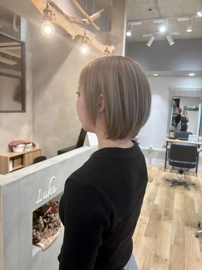 ショート ボブ ウルフカット ウルフボブ ヘアカラー こうやま みるのヘアスタイル