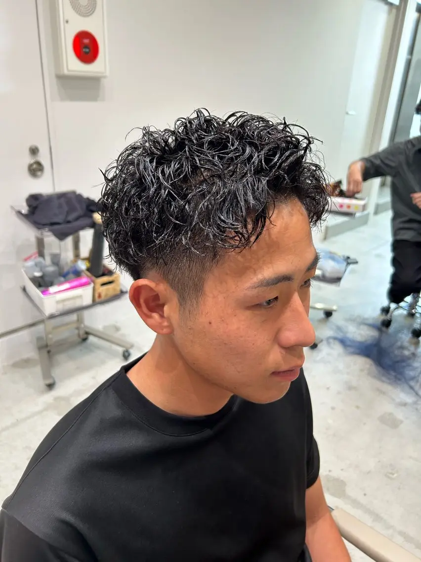 パーマ メンズ フェードカット メンズパーマ カット パーマ 🐲ツイスパ🐲 フェード/龍のヘアスタイル