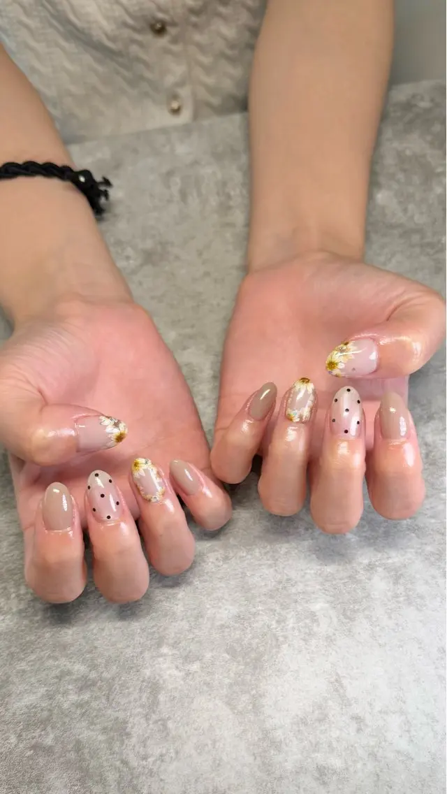 ネイル ハンドネイル ハンドケア shino🌟 痛ネイルのネイルデザイン