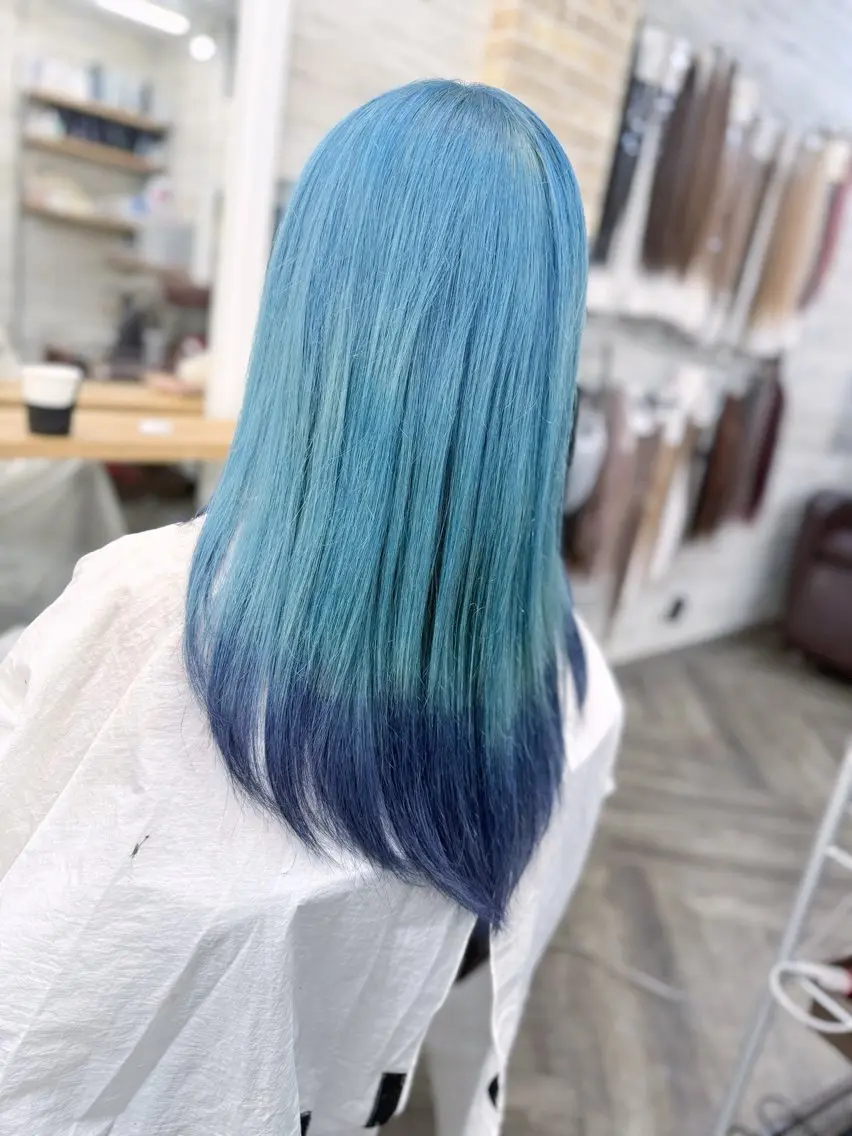 セミロング カラー ブリーチ ブルーカラー ヘアカラー 北沢 隆のヘアスタイル