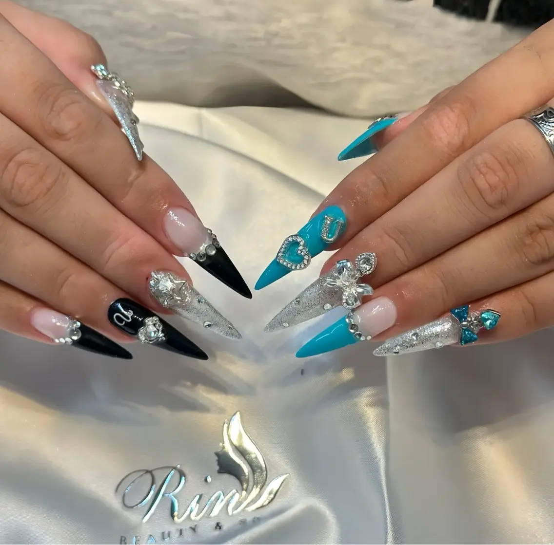 ネイル アートネイル ハロウィン ロングネイル スカルプネイル ネイルチップ Rin Nail 新大久保店のネイルデザイン