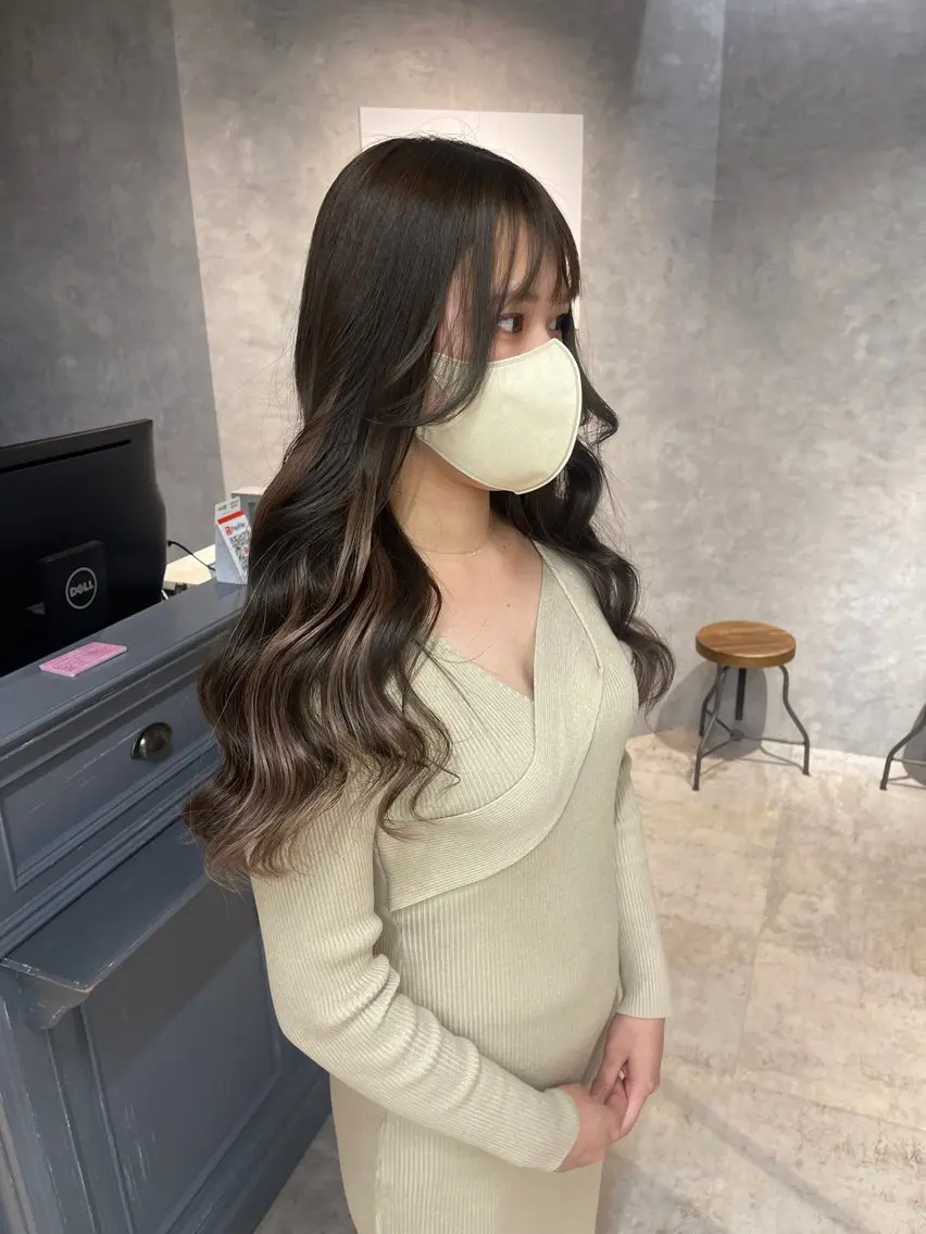 ロング カラー ブリーチ ケアブリーチ ヘアカラー エクステ 福西 洋斗のヘアスタイル