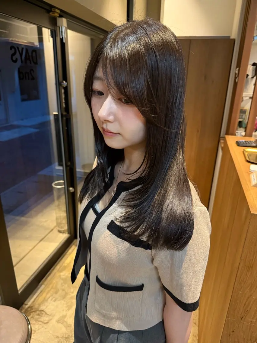 ミディアム 顔まわりレイヤー 顔周りカット レイヤーカット 似合わせカット カット ヘアカラー 【副店長】DAYS 2nd 久木山湧也のヘアスタイル