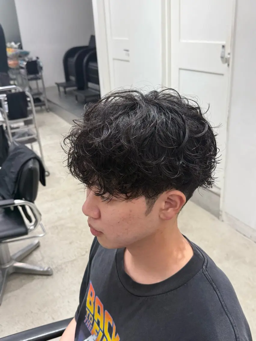 パーマ メンズ 深谷 侑亮のヘアスタイル