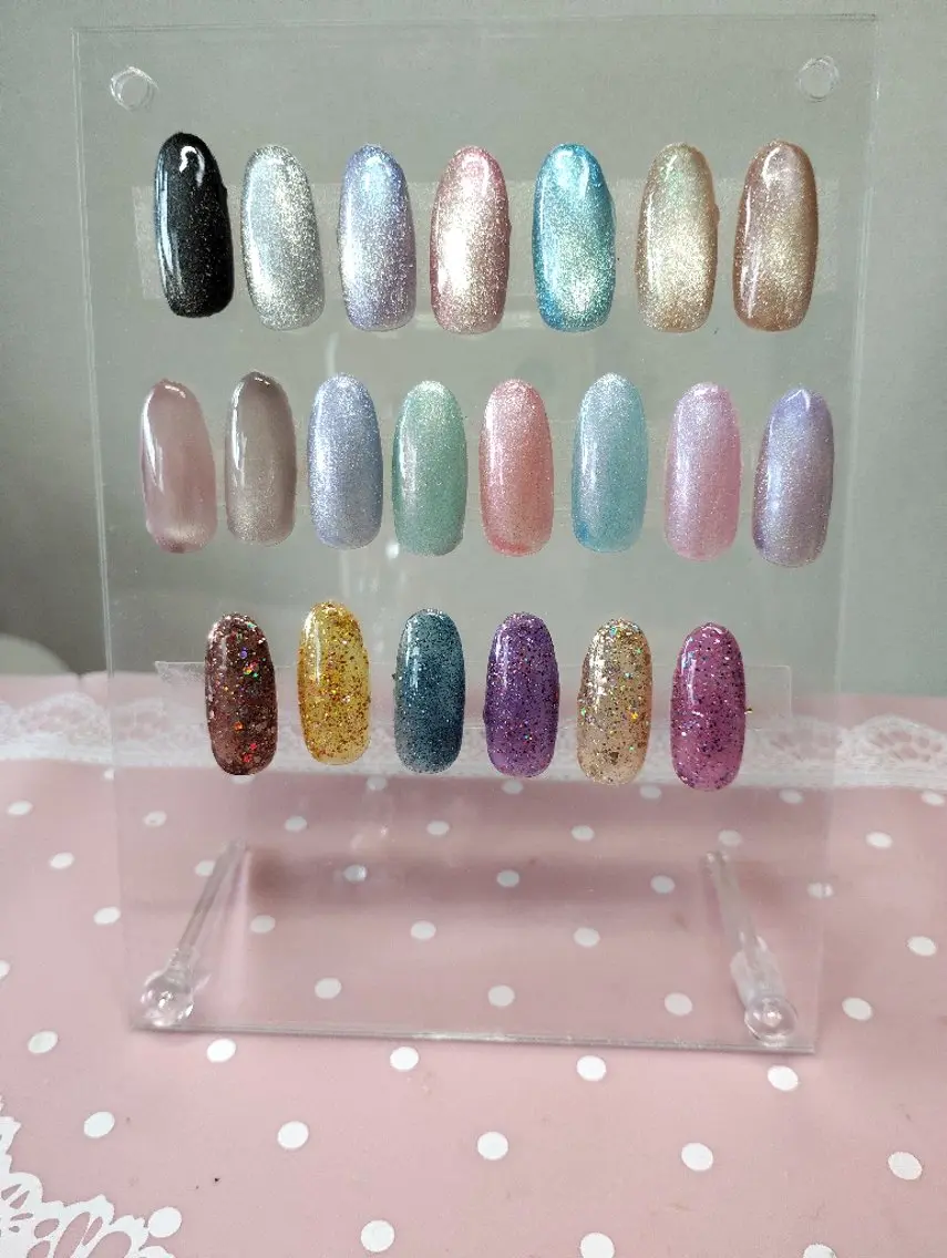 ネイル ジェルネイル グラデーション ラメ(グリッター) ラメグラデーション マグネットネイル Nail salon Yuliyのネイルデザイン