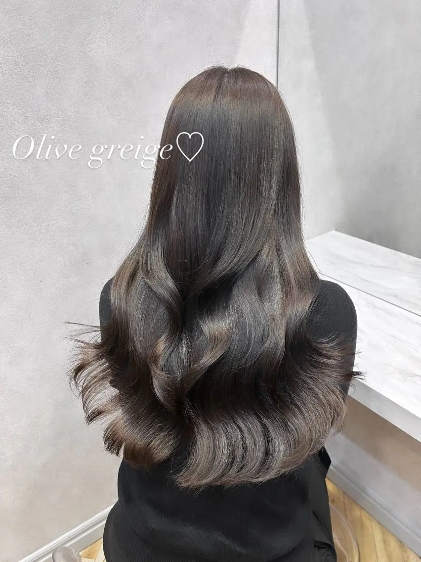 ロング カラー ヘアアレンジ 透明感カラー グレージュ オリーブカラー オリーブグレージュ オリーブグレー 🩷韓国ヘア/ヨシン モリ🩷Maikaのヘアスタイル