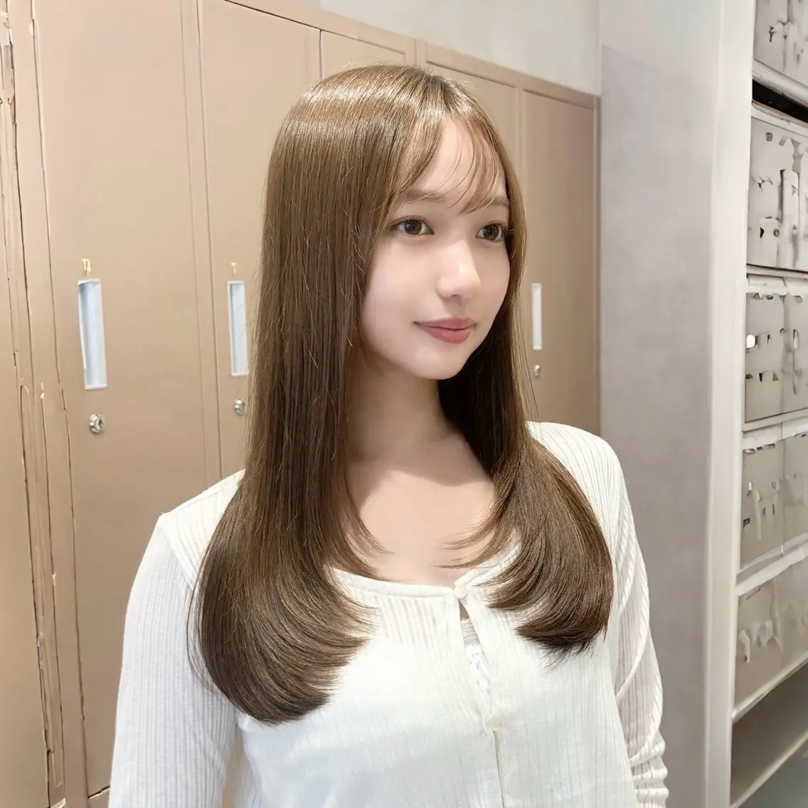 ロング カラー カット ヘアカラー 縮毛矯正 トリートメント 髪質改善|透明 感カラー🩵レイヤーのヘアスタイル