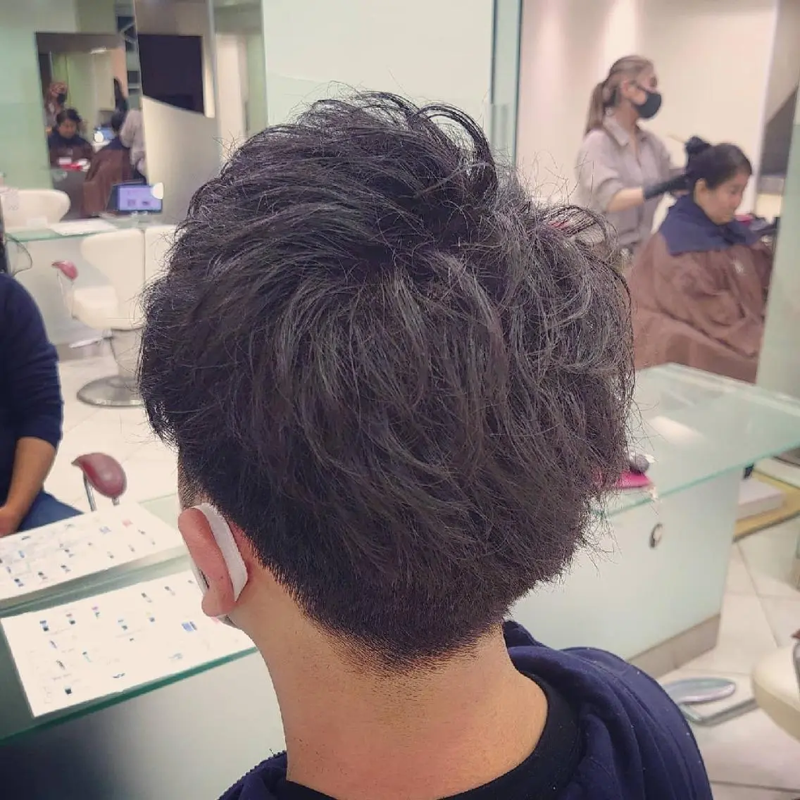 ショート ヘアアレンジ メンズ アップバング メンズパーマ 刈り上げ くせ毛 🐺デザインウルフ / 一ノ瀬 凌🐺のヘアスタイル