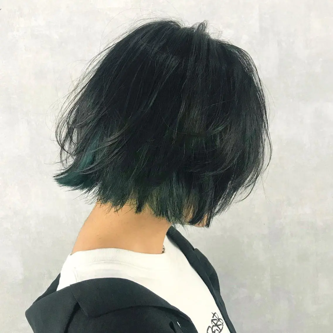ショート カラー ボブレイヤー ブリーチ ボブ タンバルモリ ムルギョル巻き K-POP好き美容師 🇰🇷Kai.Yのヘアスタイル