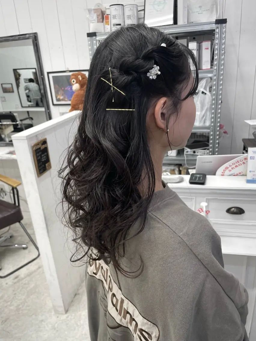 ロング ヘアアレンジ ヘアセット Ann./艶髪 /レイヤーカットのヘアスタイル