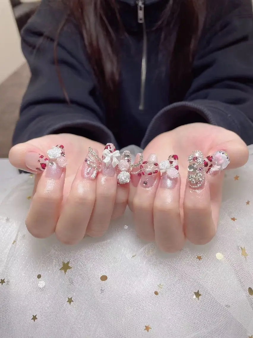 ネイル ENsalon AKIRAのネイルデザイン